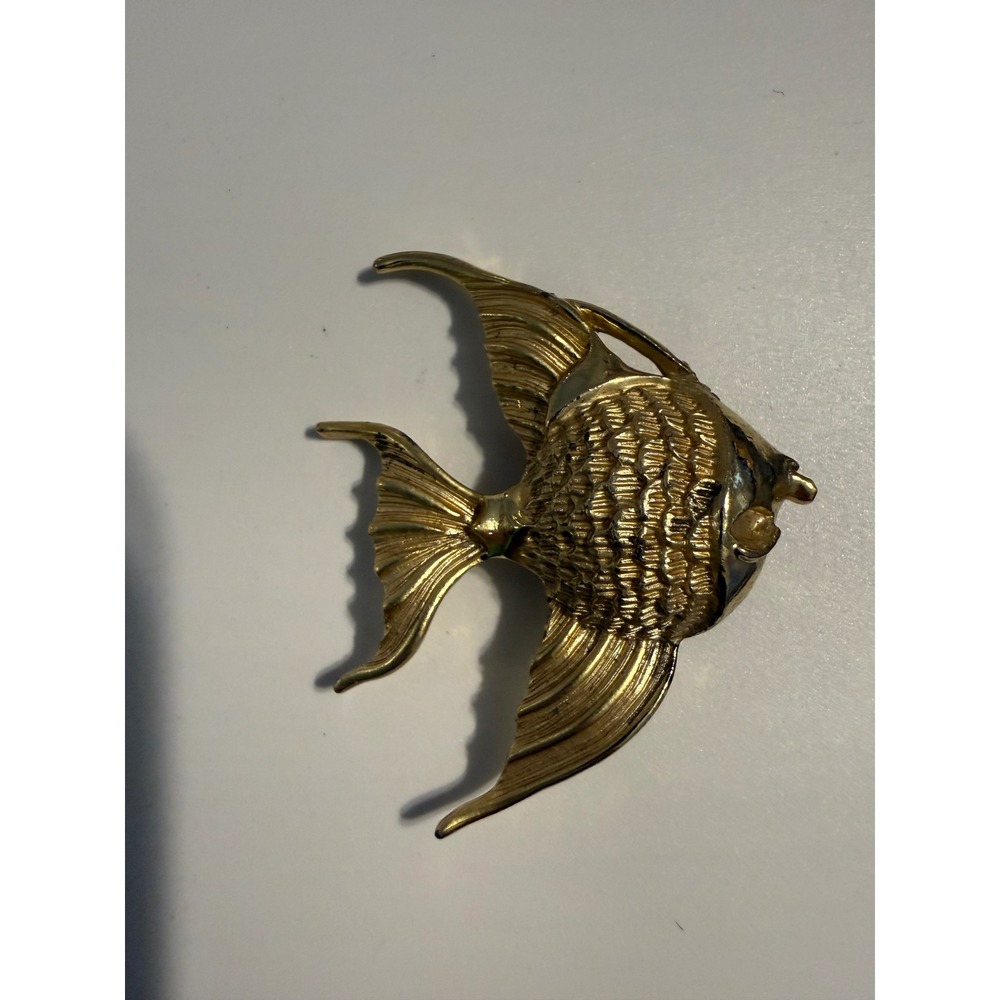 Vintage Gold Tone Angel Fish Brooch Textured Tropical Sea Life‎ Nautical Pin